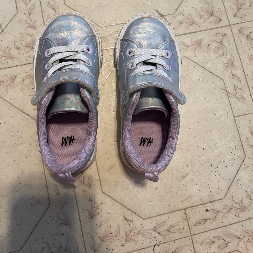 Minnie Mouse sneakers for toddle girl
